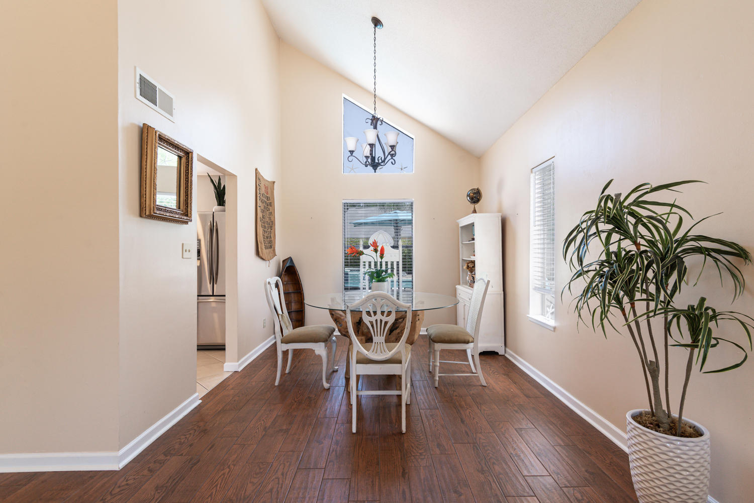 LAKESIDE VILLAGE - Residential