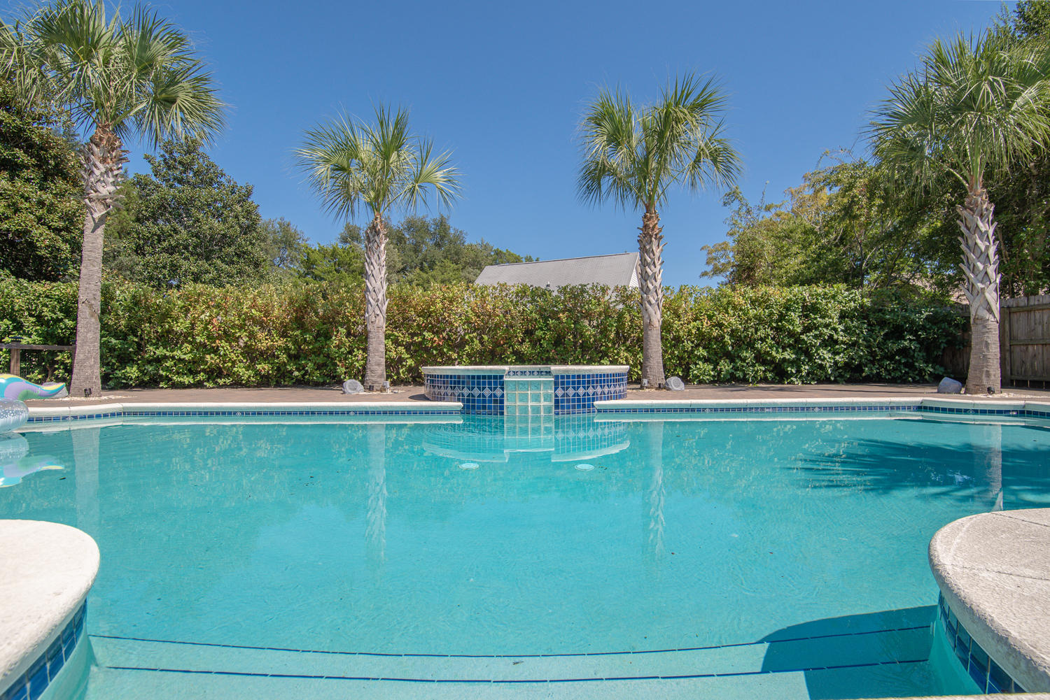 LAKESIDE VILLAGE - Residential