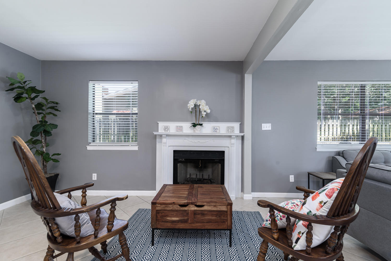 LAKESIDE VILLAGE - Residential