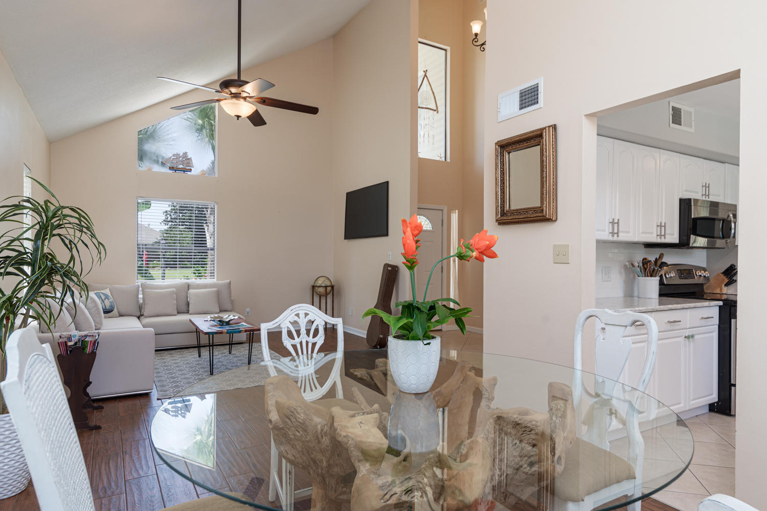 LAKESIDE VILLAGE - Residential