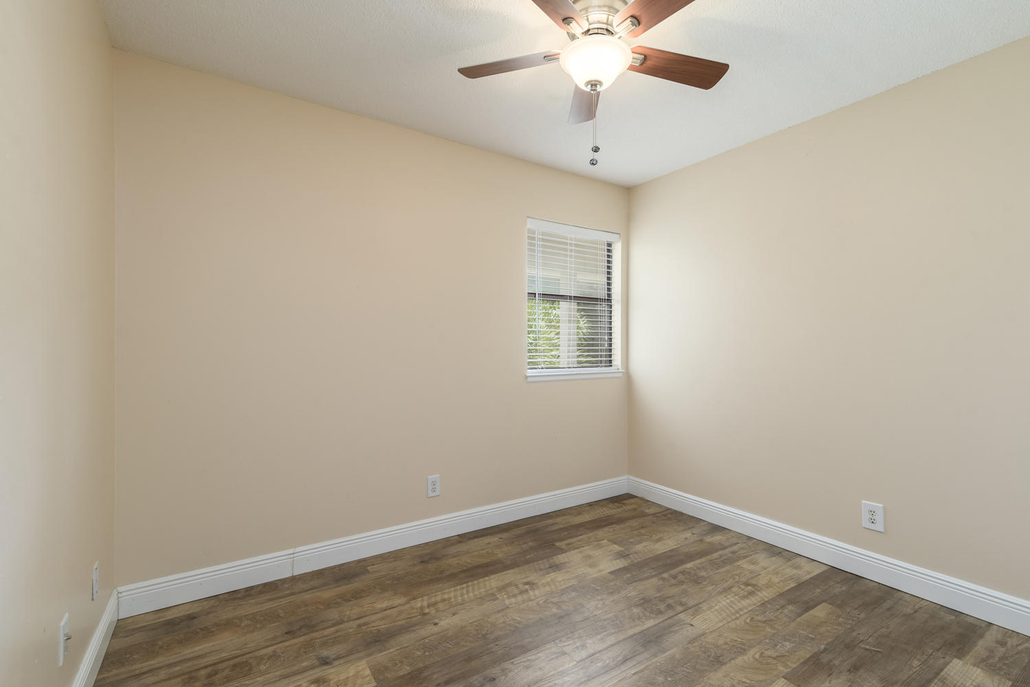 LAKESIDE VILLAGE - Residential