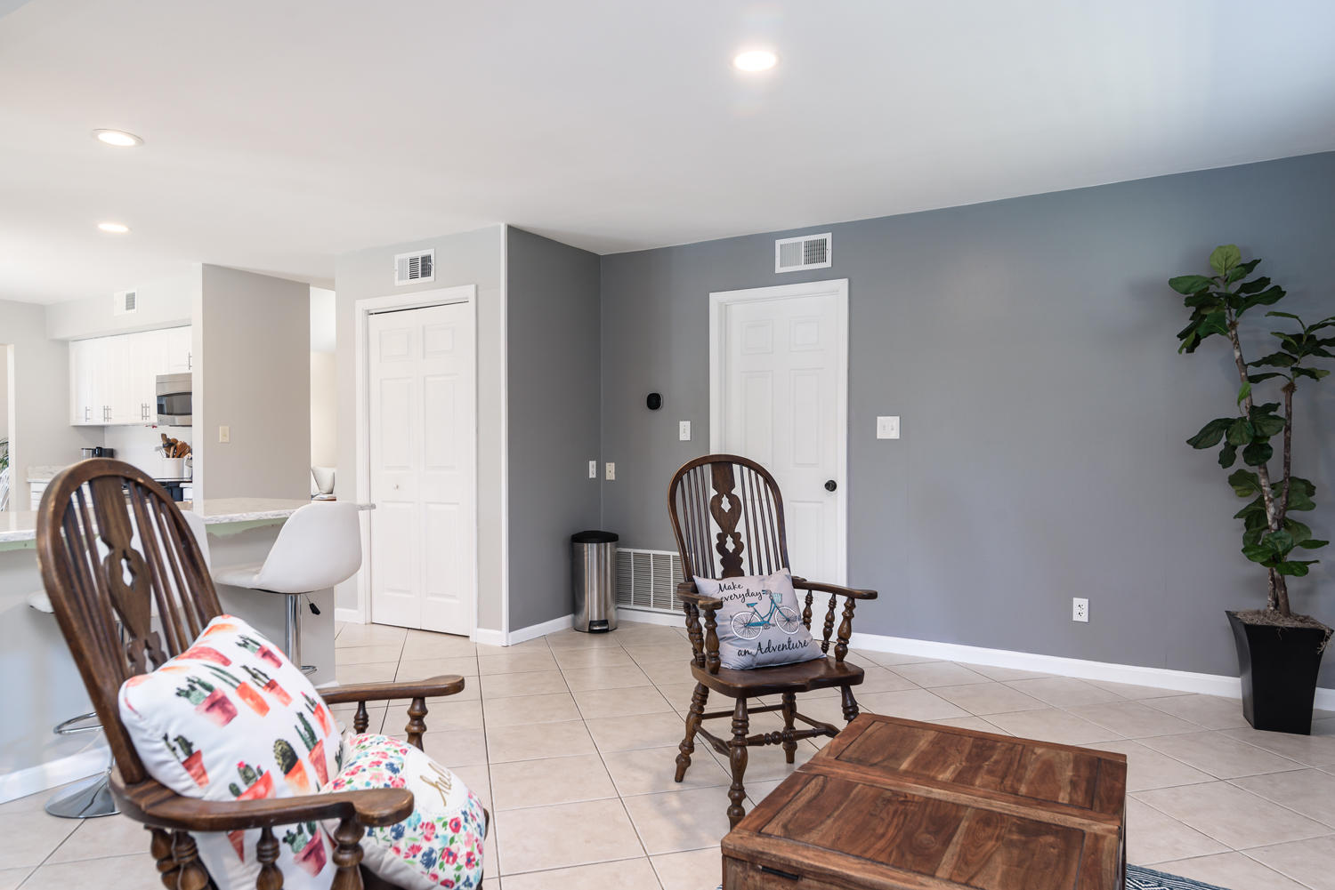 LAKESIDE VILLAGE - Residential