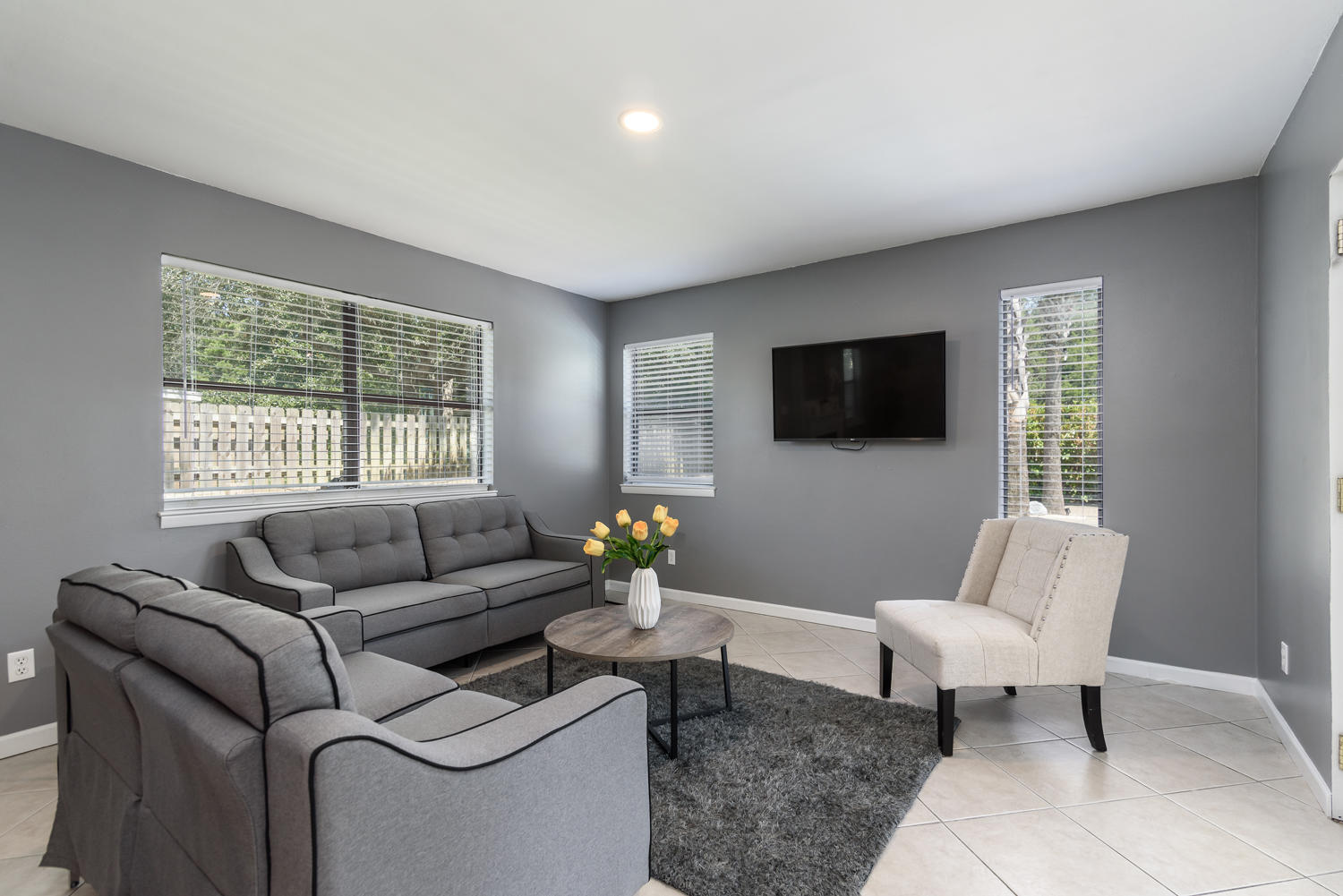 LAKESIDE VILLAGE - Residential