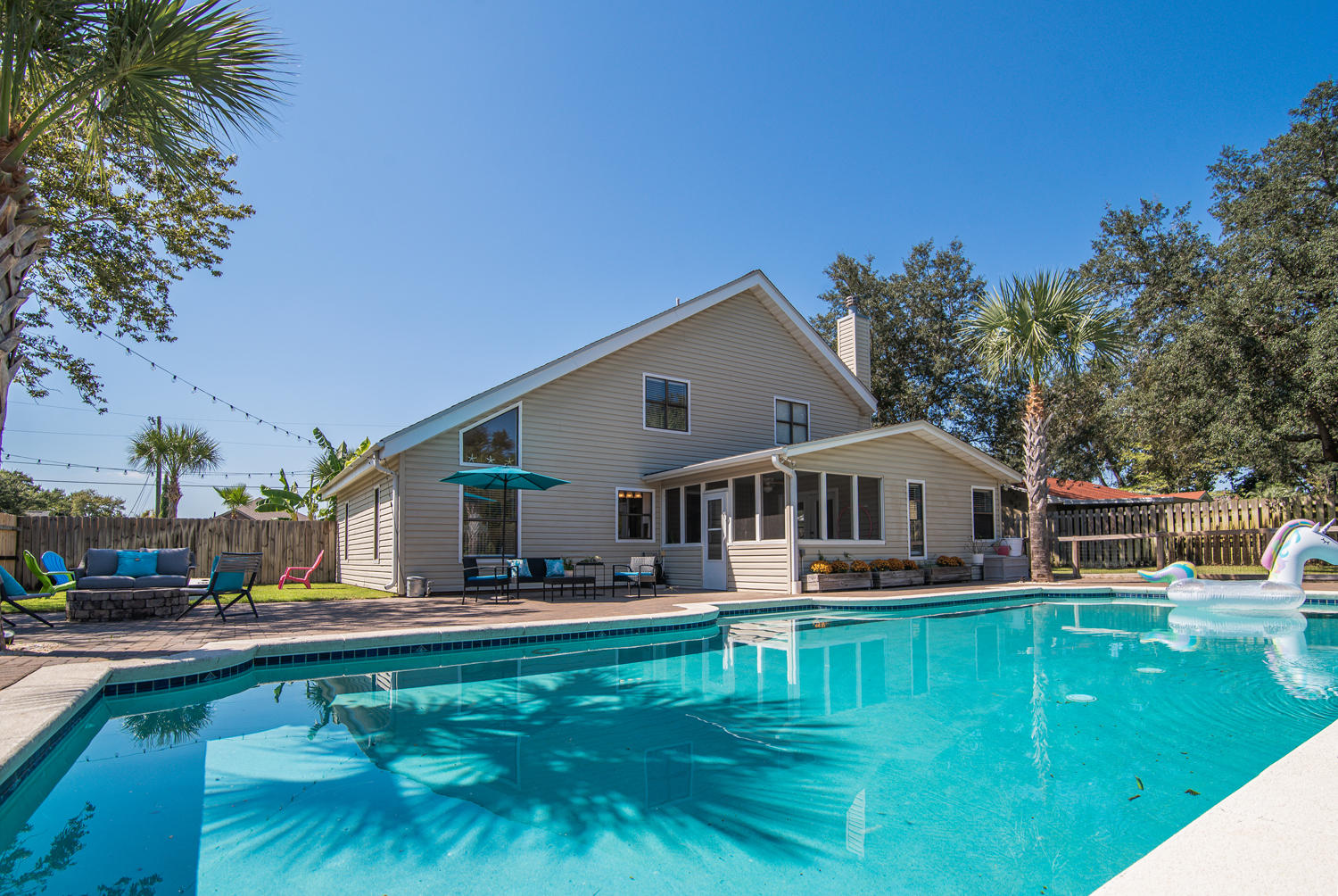 LAKESIDE VILLAGE - Residential