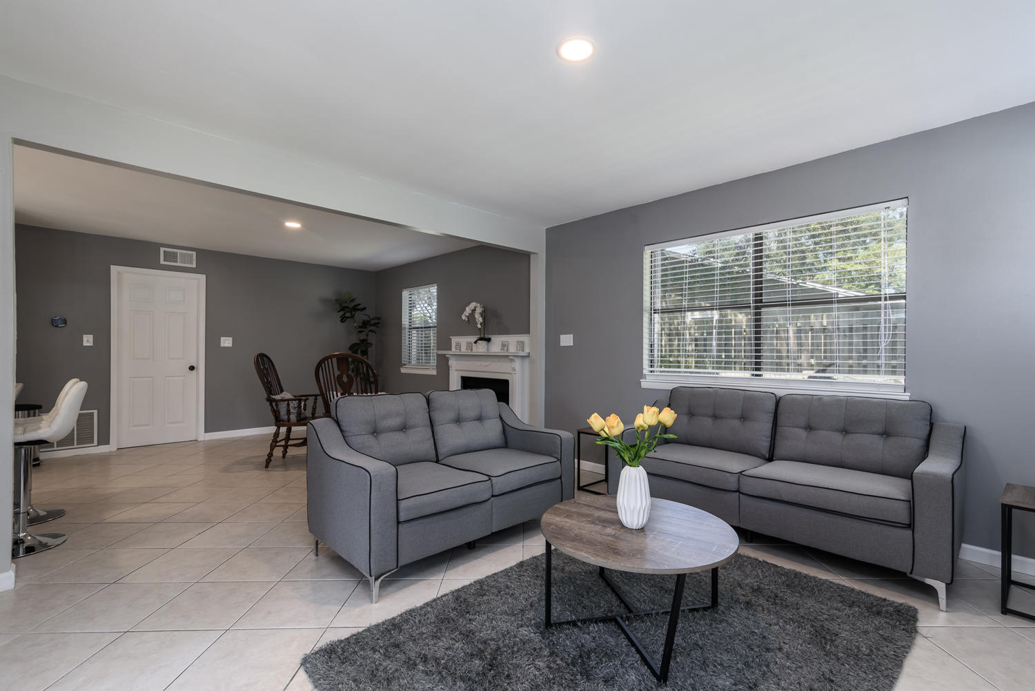 LAKESIDE VILLAGE - Residential