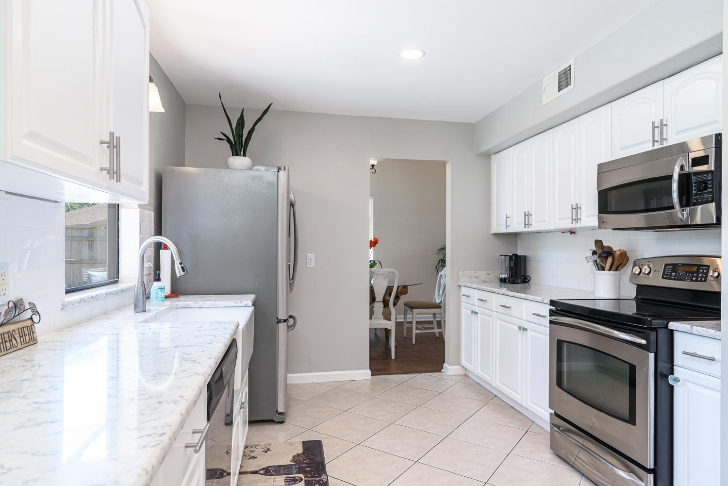 LAKESIDE VILLAGE - Residential