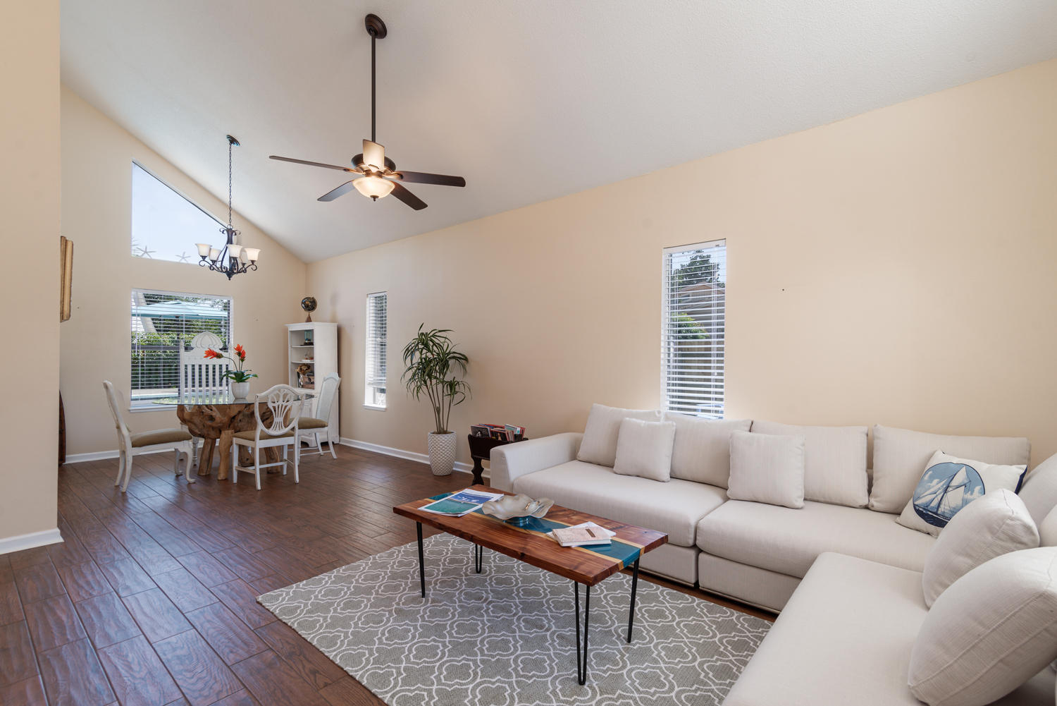 LAKESIDE VILLAGE - Residential