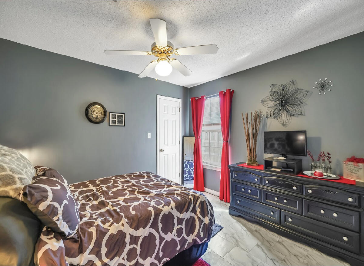 EMERALD ESTATES - Residential