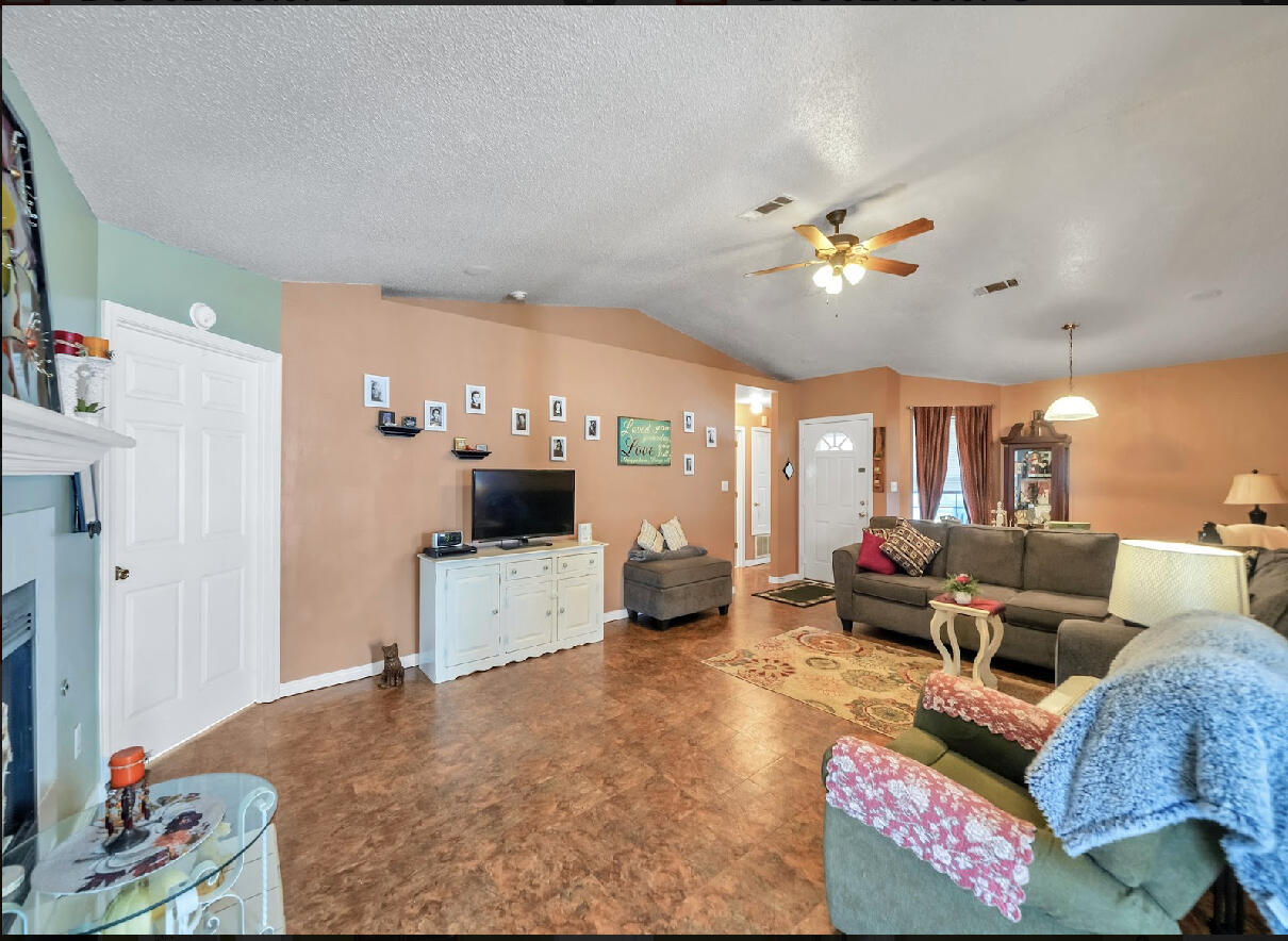 EMERALD ESTATES - Residential