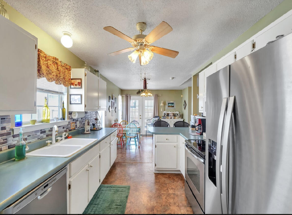 EMERALD ESTATES - Residential