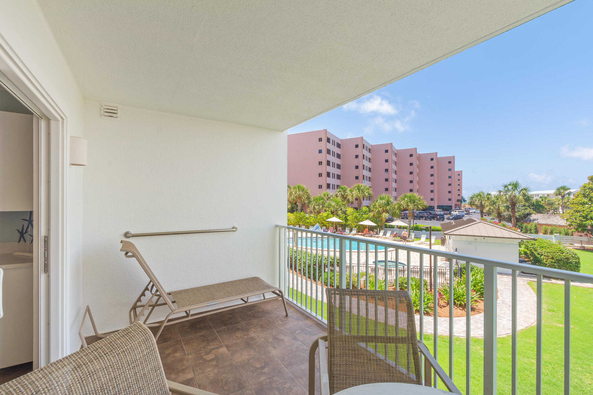 ISLANDER CONDO PH 2 - Residential