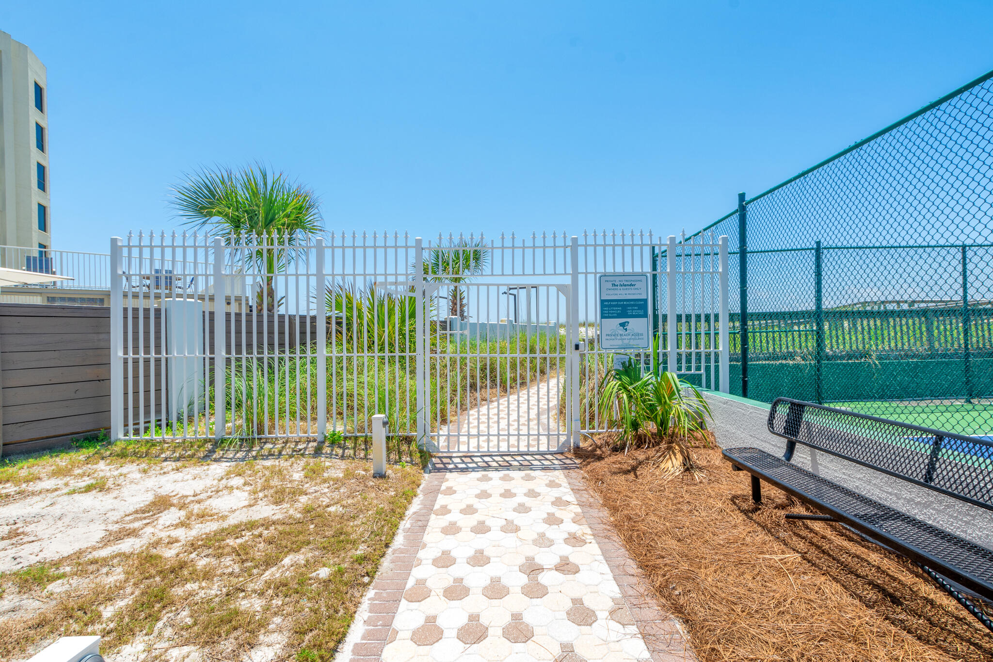 ISLANDER CONDO PH 2 - Residential