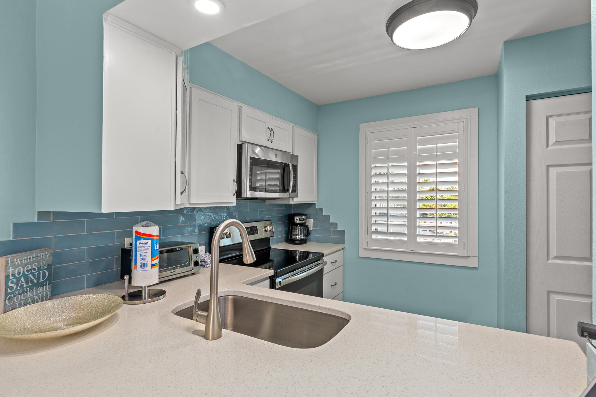 ISLANDER CONDO PH 2 - Residential