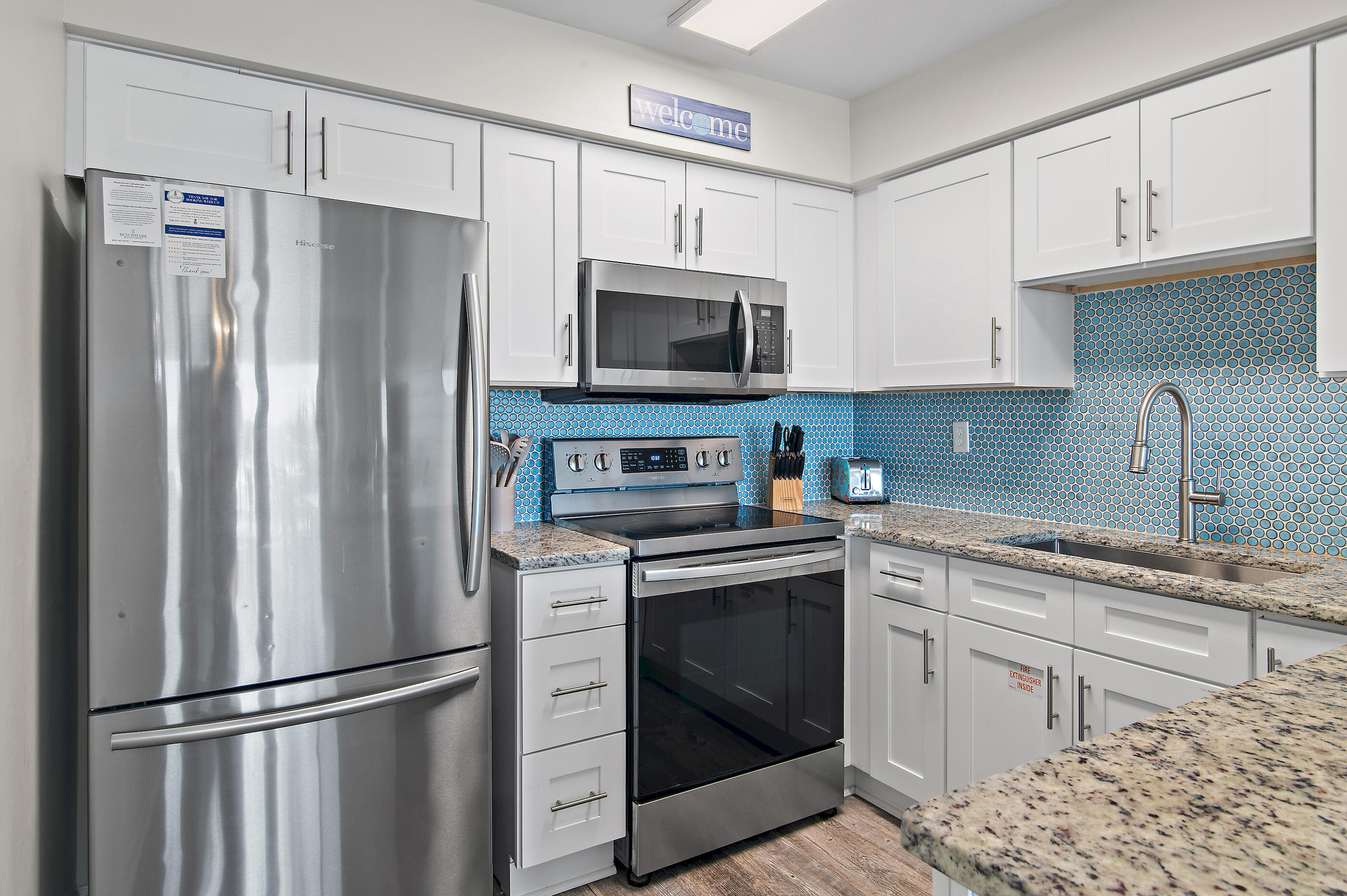 COMMODORE'S RETREAT - Residential