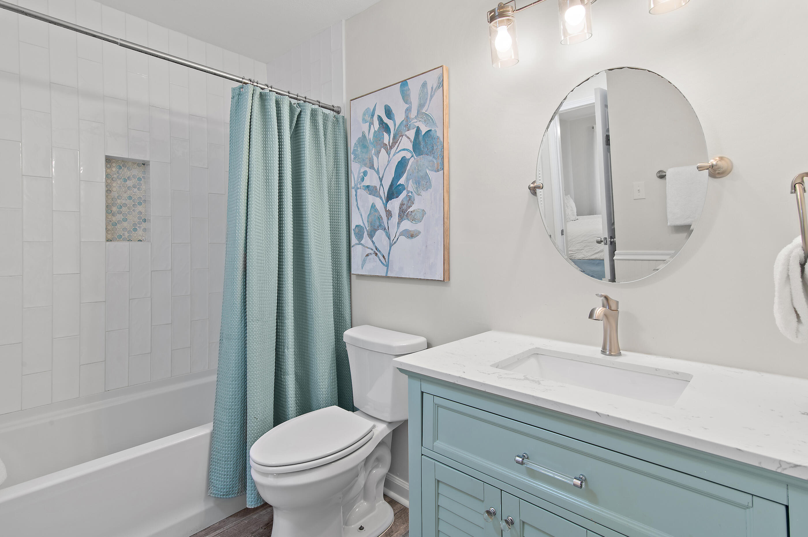 COMMODORE'S RETREAT - Residential