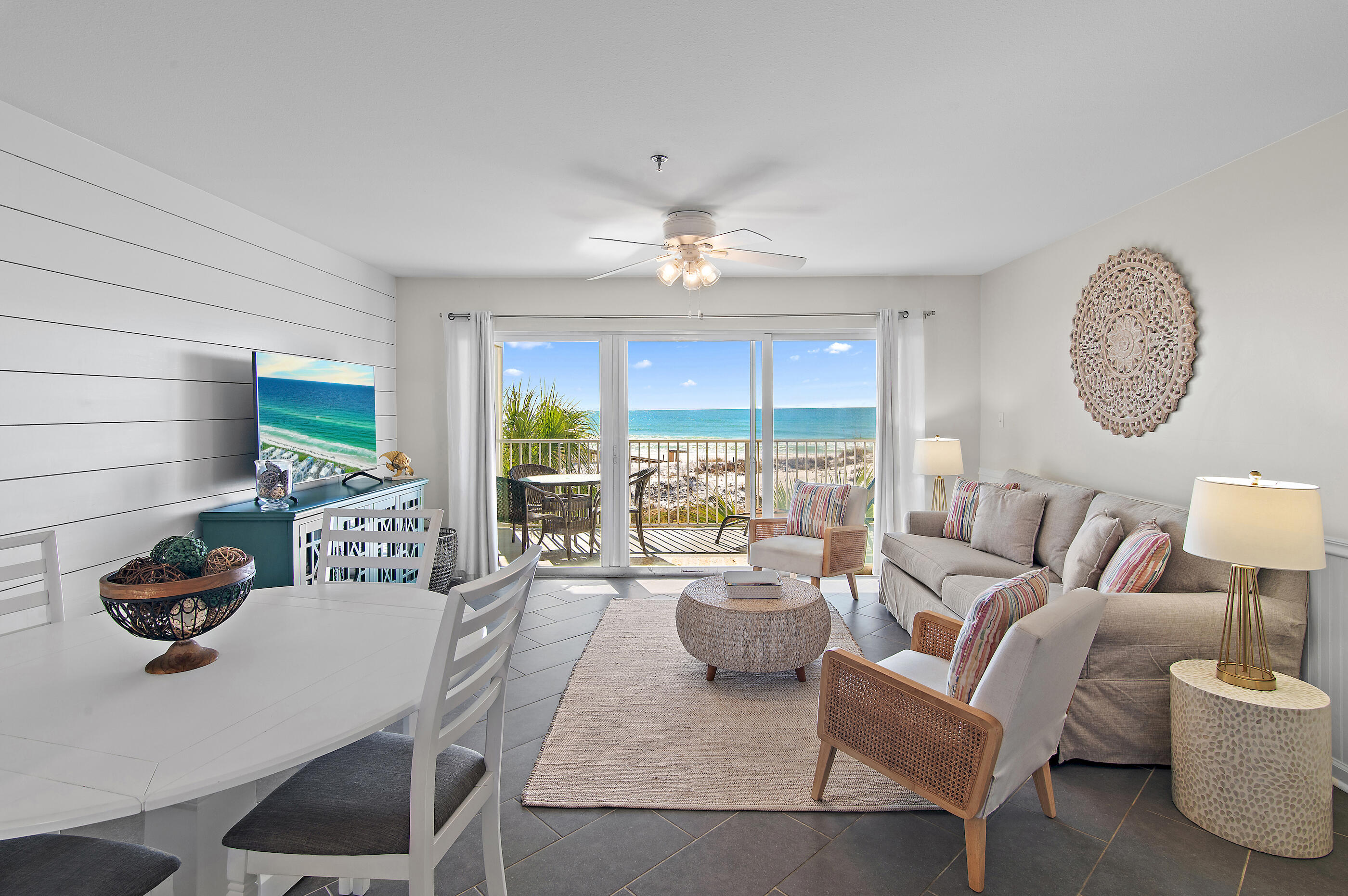 COMMODORE'S RETREAT - Residential