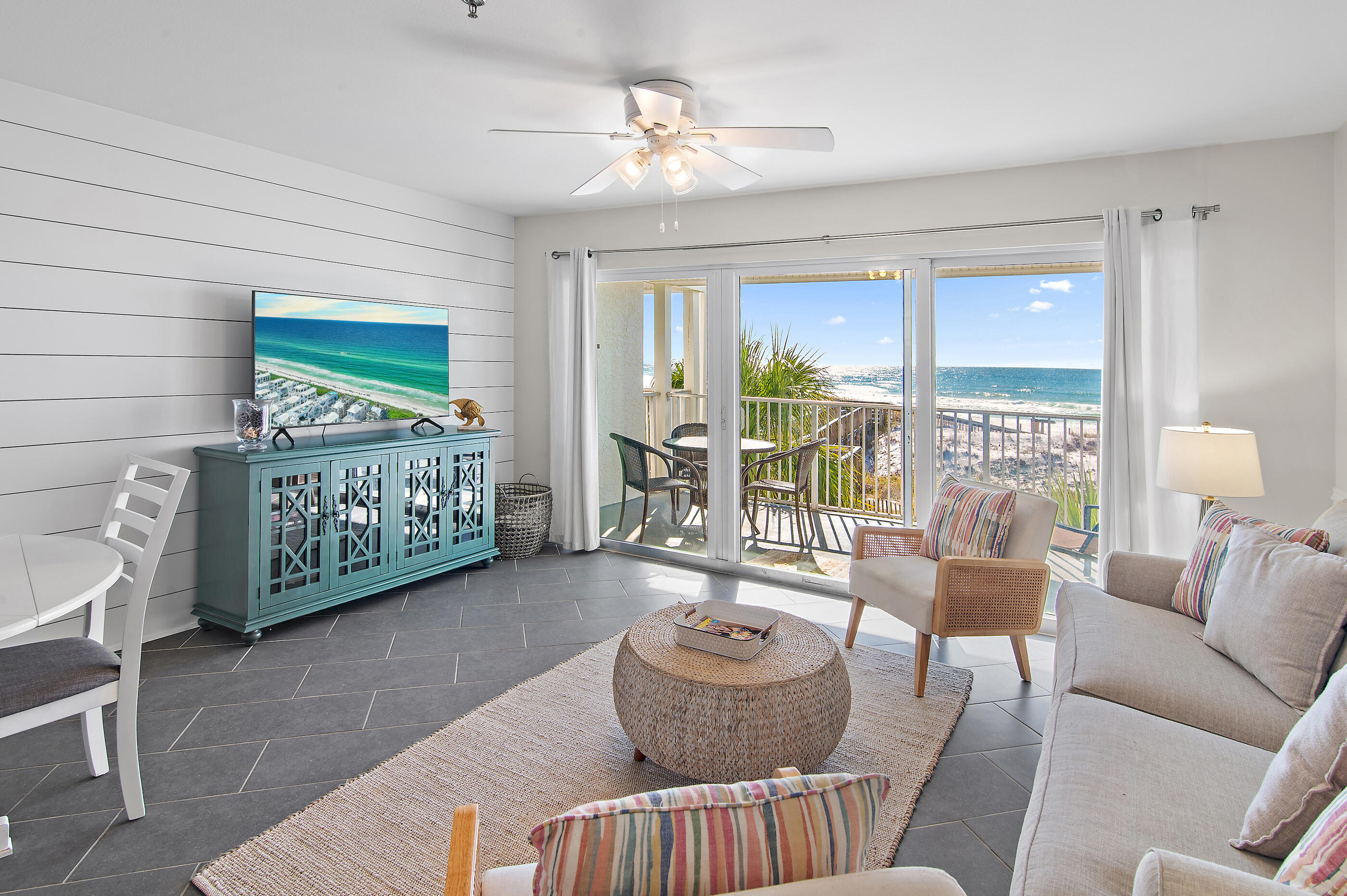 COMMODORE'S RETREAT - Residential