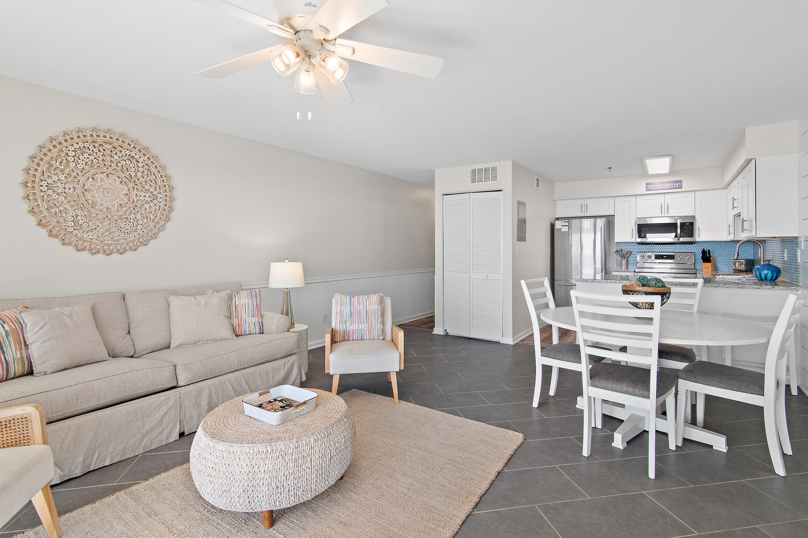 COMMODORE'S RETREAT - Residential