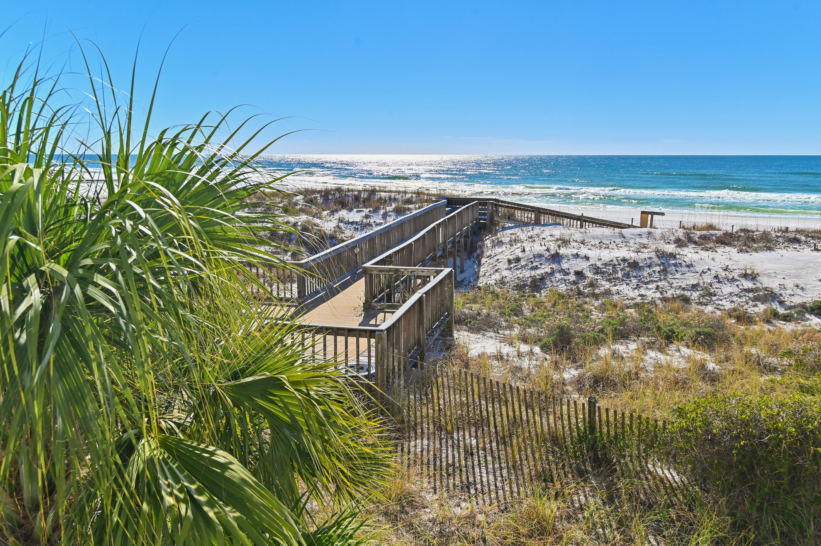 COMMODORE'S RETREAT - Residential