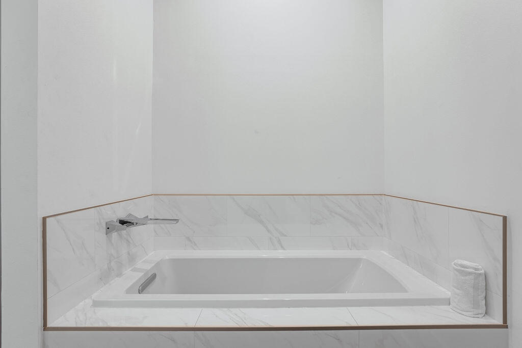 TREETOP VILLAGE - Residential