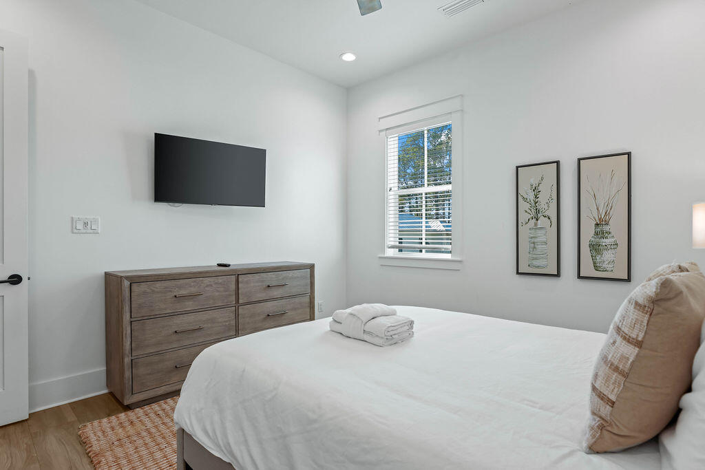 TREETOP VILLAGE - Residential