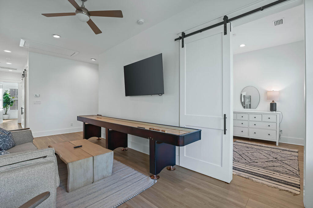 TREETOP VILLAGE - Residential