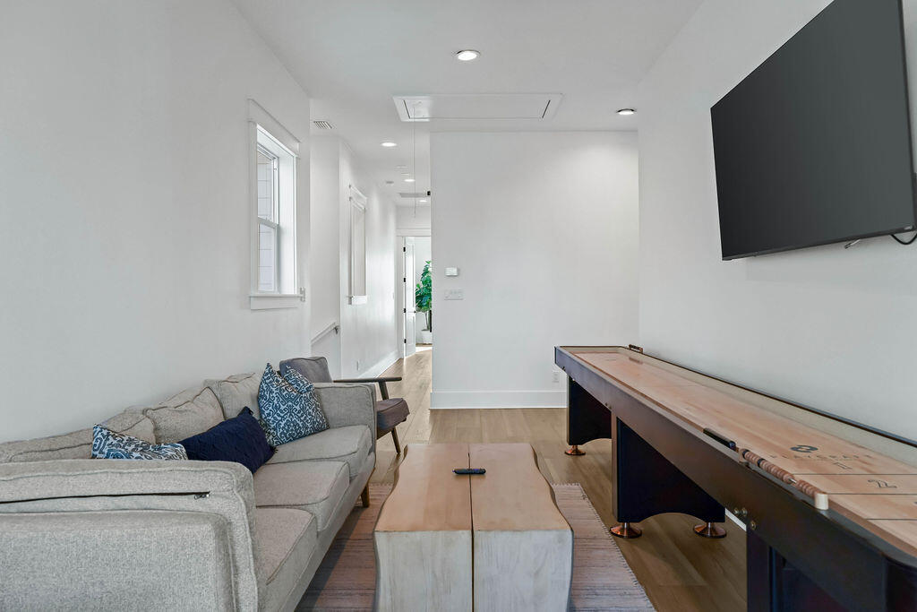 TREETOP VILLAGE - Residential