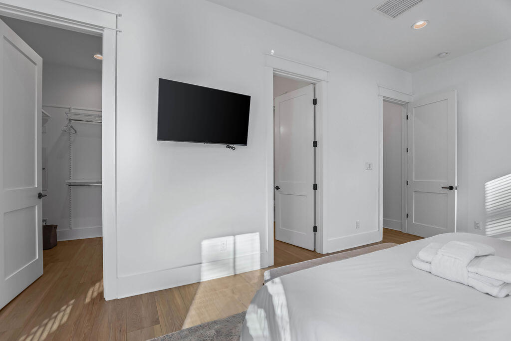 TREETOP VILLAGE - Residential