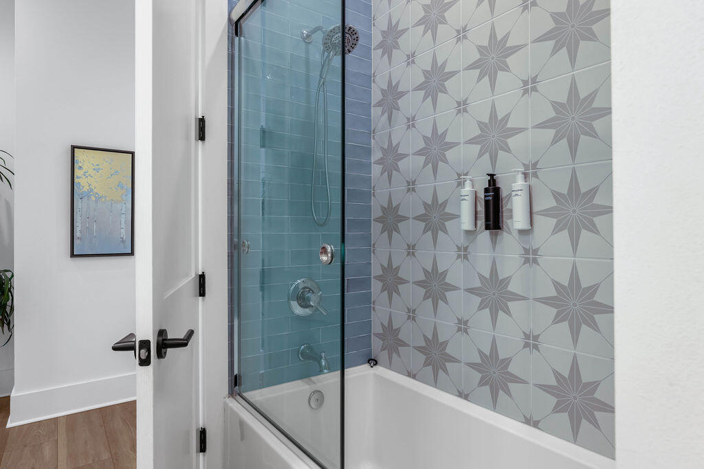 TREETOP VILLAGE - Residential