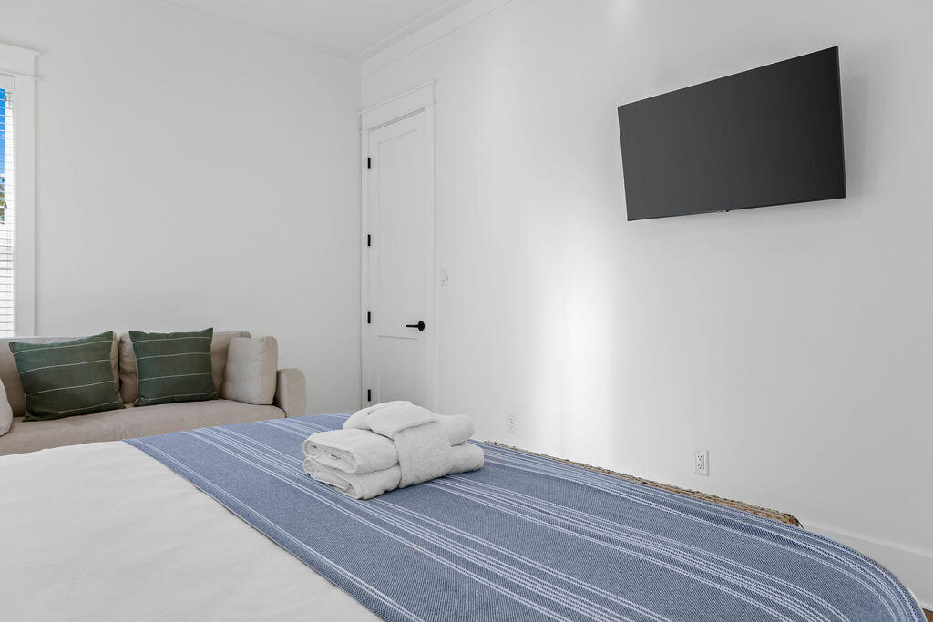 TREETOP VILLAGE - Residential