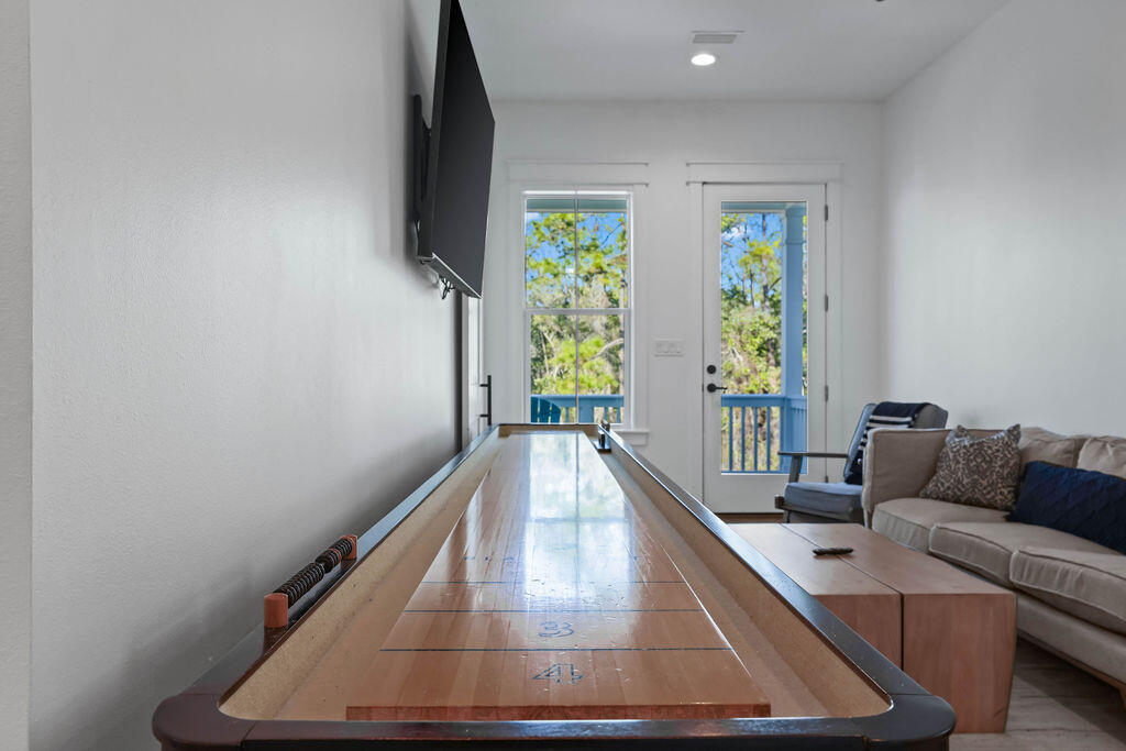 TREETOP VILLAGE - Residential