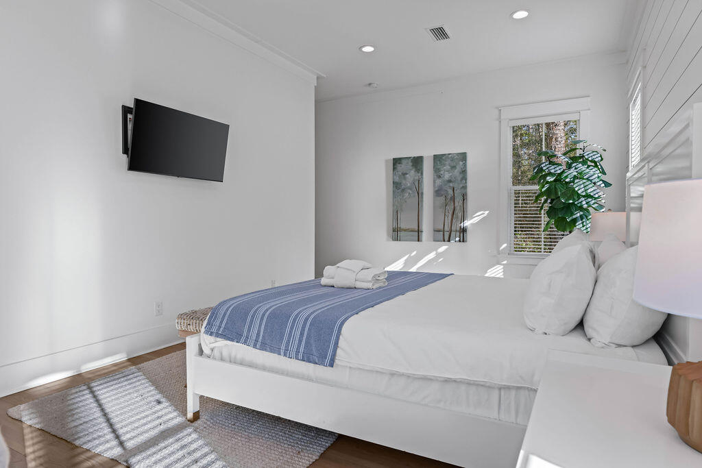 TREETOP VILLAGE - Residential