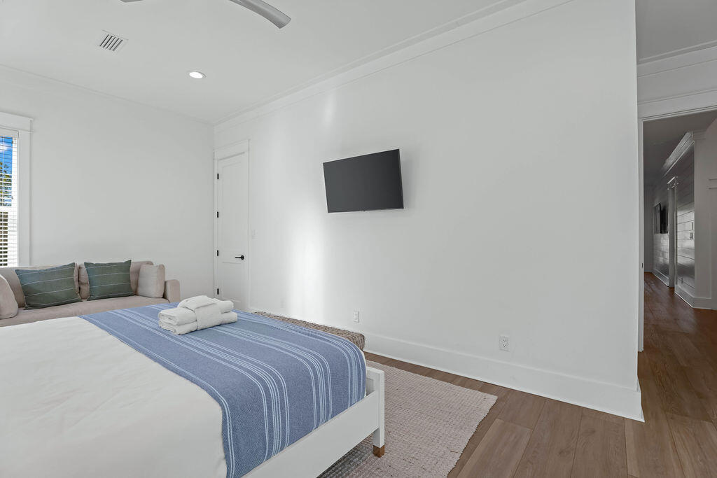 TREETOP VILLAGE - Residential