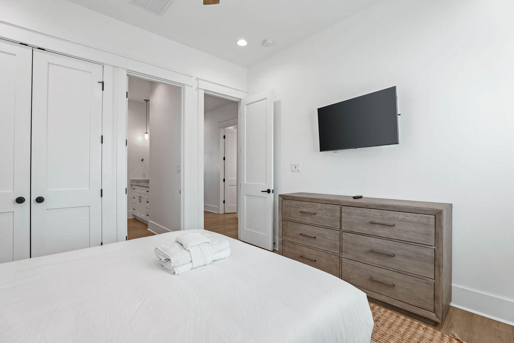 TREETOP VILLAGE - Residential