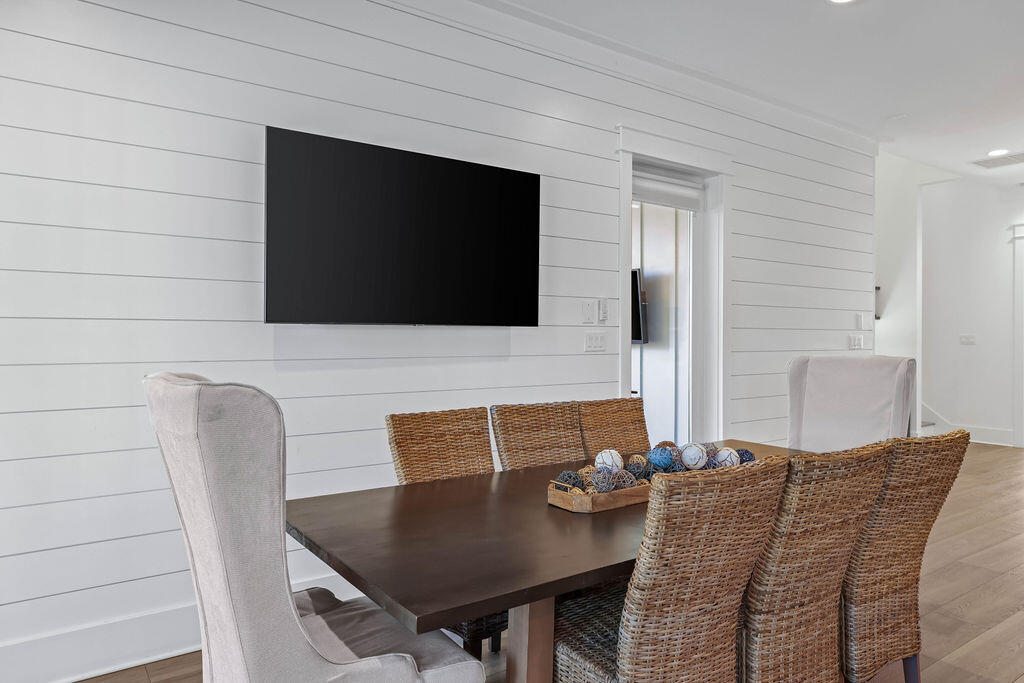 TREETOP VILLAGE - Residential