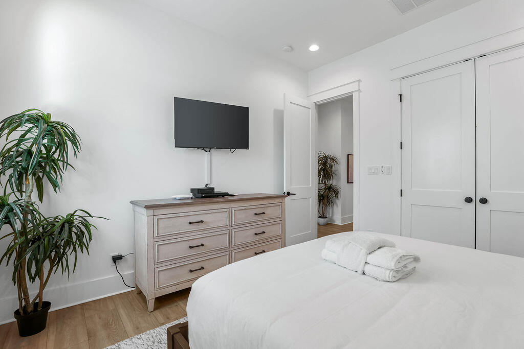 TREETOP VILLAGE - Residential