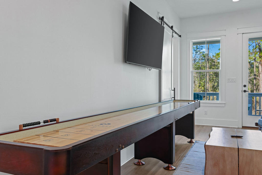 TREETOP VILLAGE - Residential