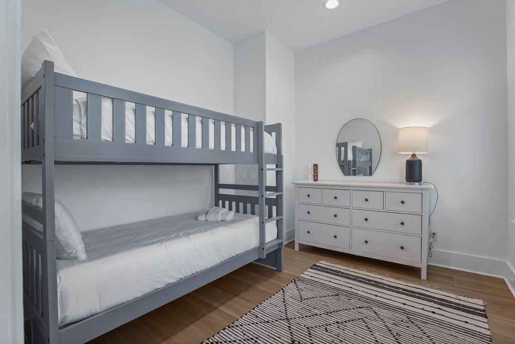 TREETOP VILLAGE - Residential