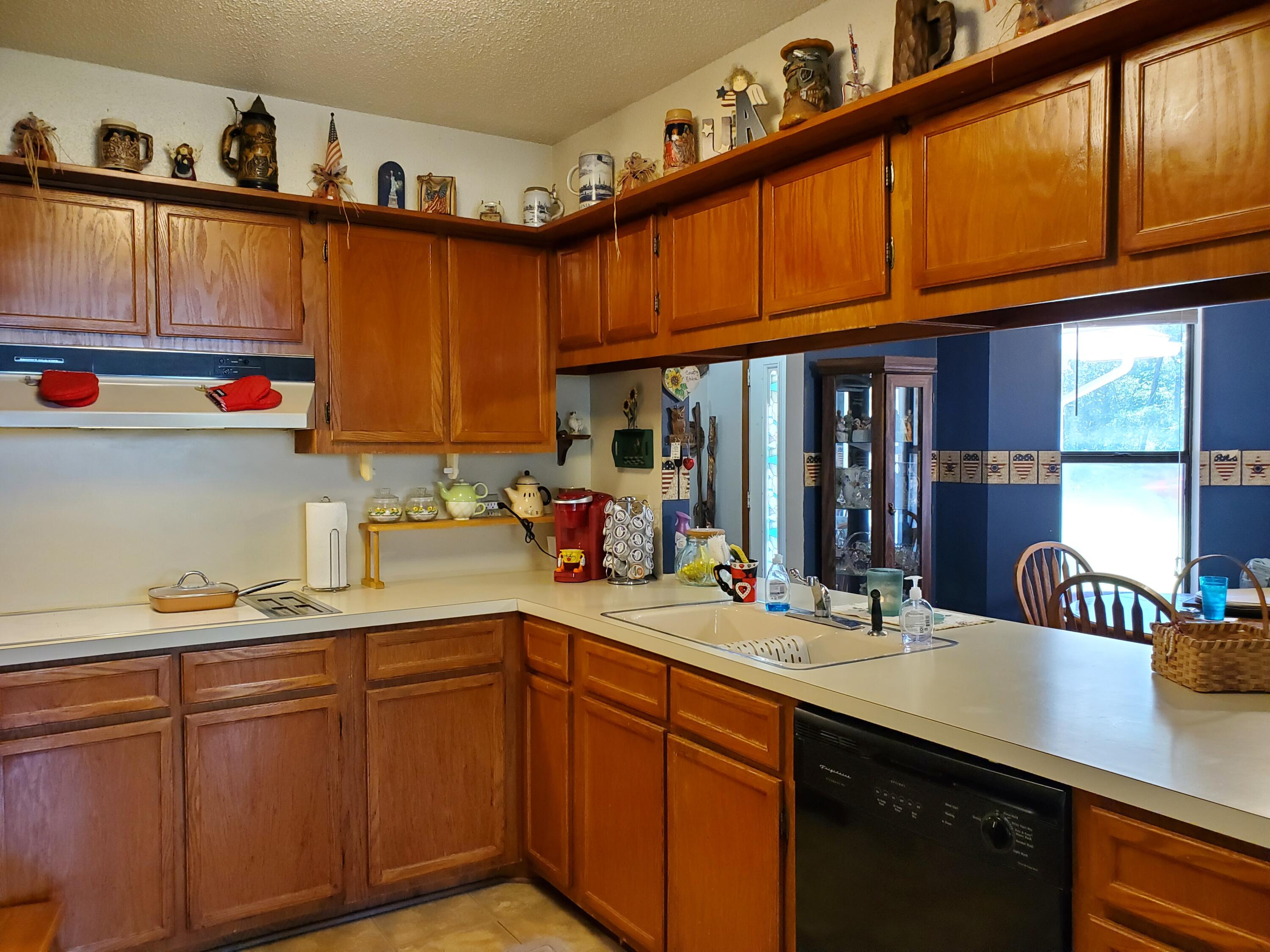 MARY ESTHER MANOR 1ST ADDN - Residential