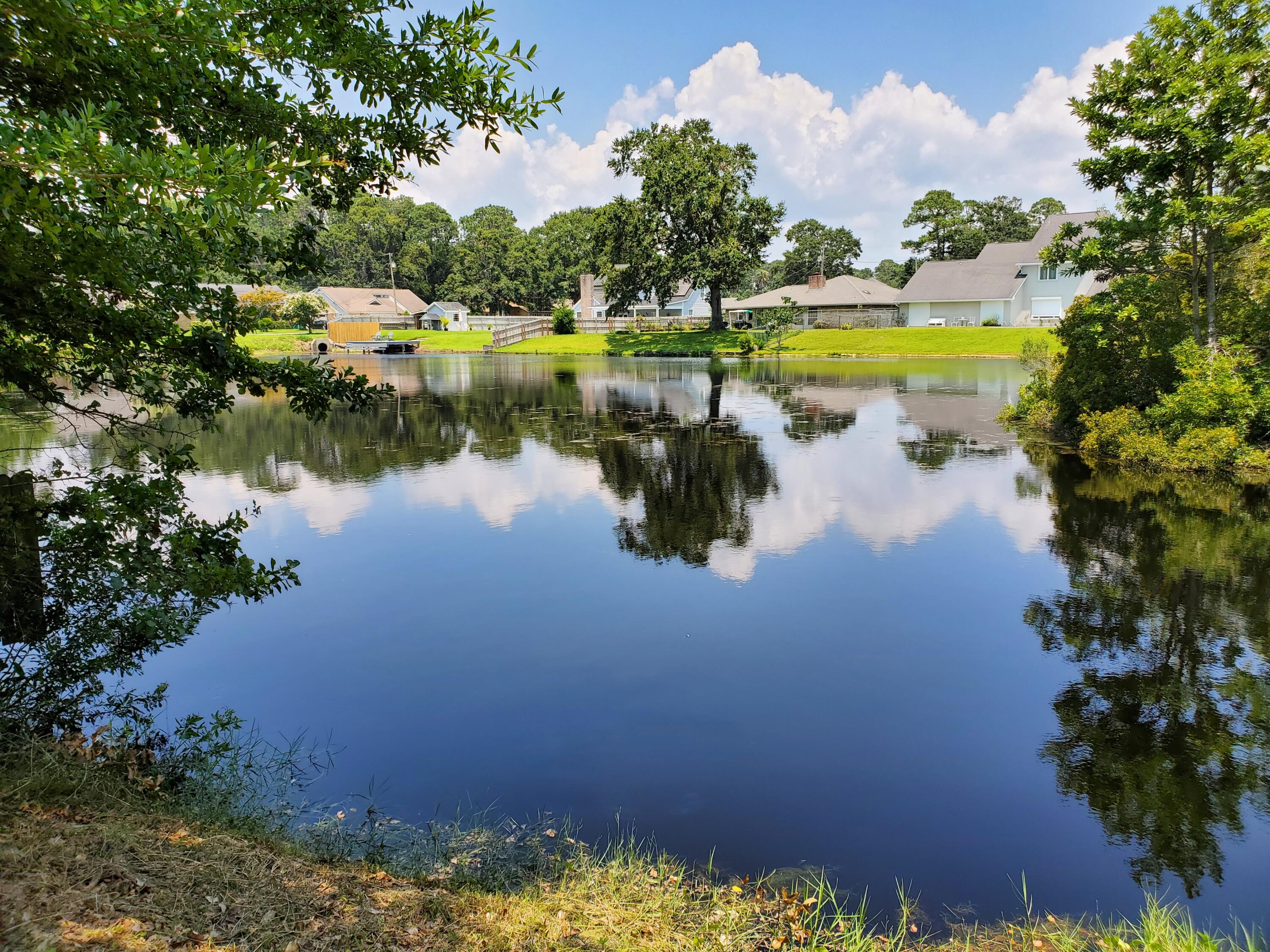 MARY ESTHER MANOR 1ST ADDN - Residential