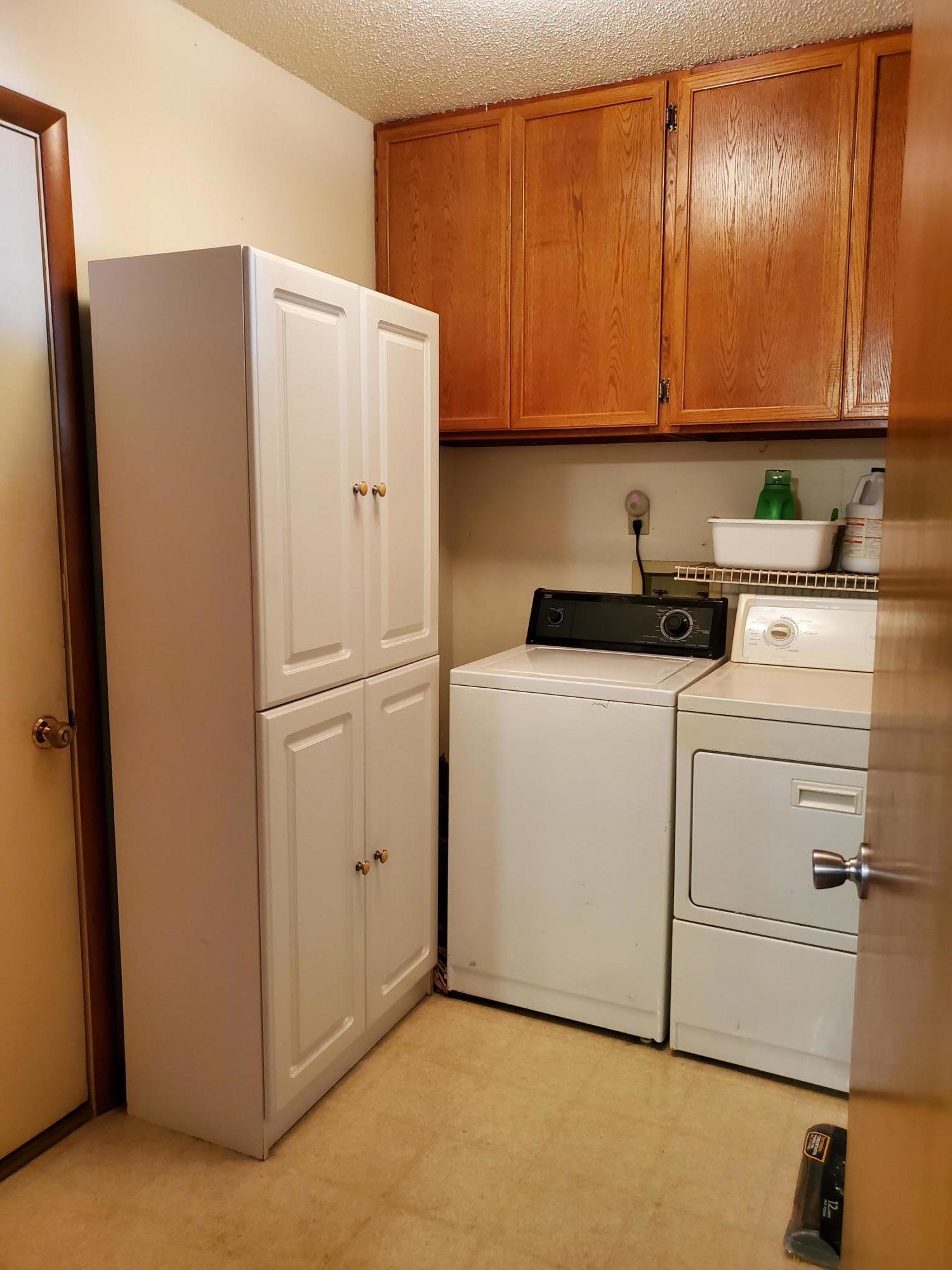 MARY ESTHER MANOR 1ST ADDN - Residential