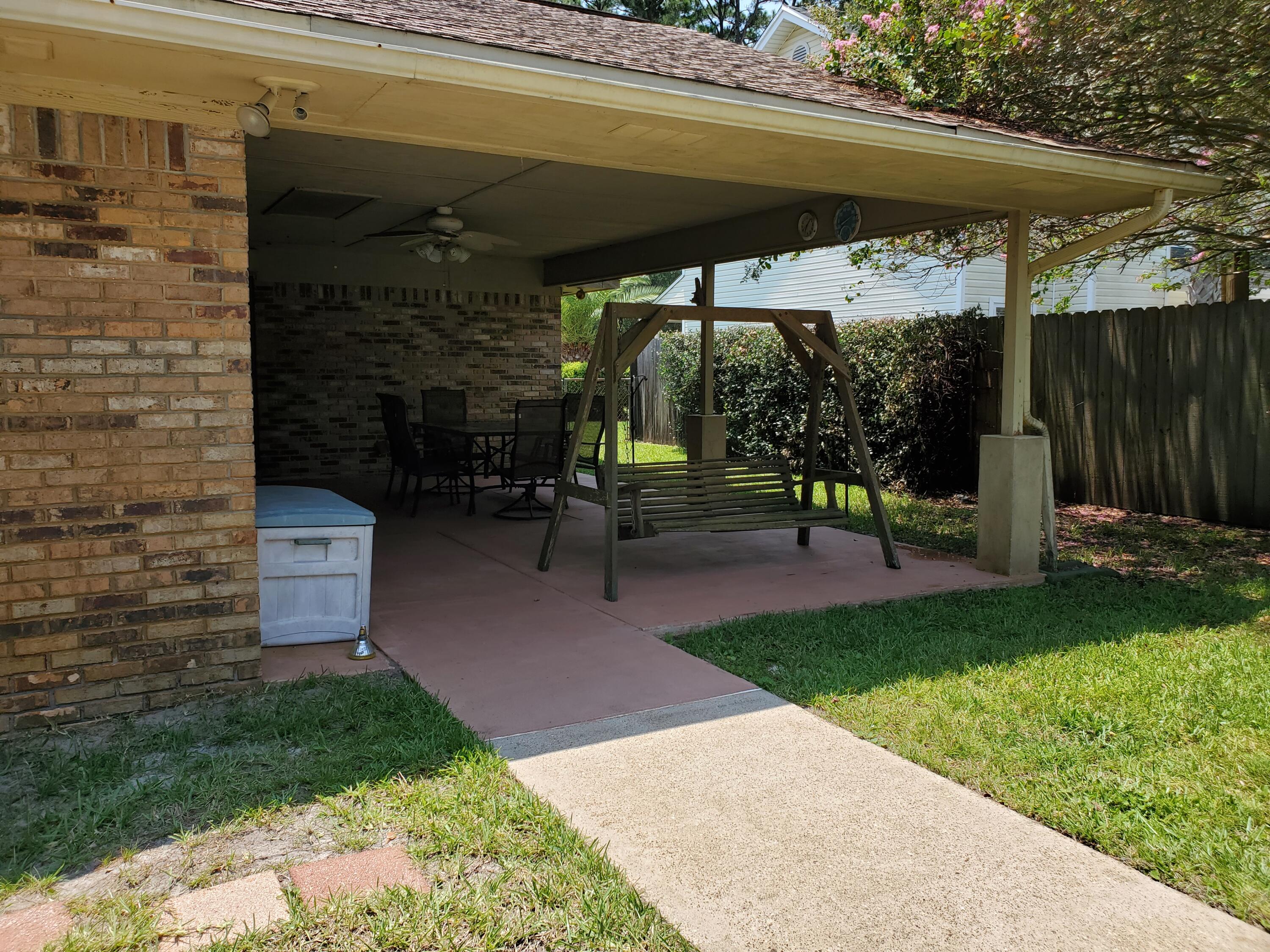 MARY ESTHER MANOR 1ST ADDN - Residential