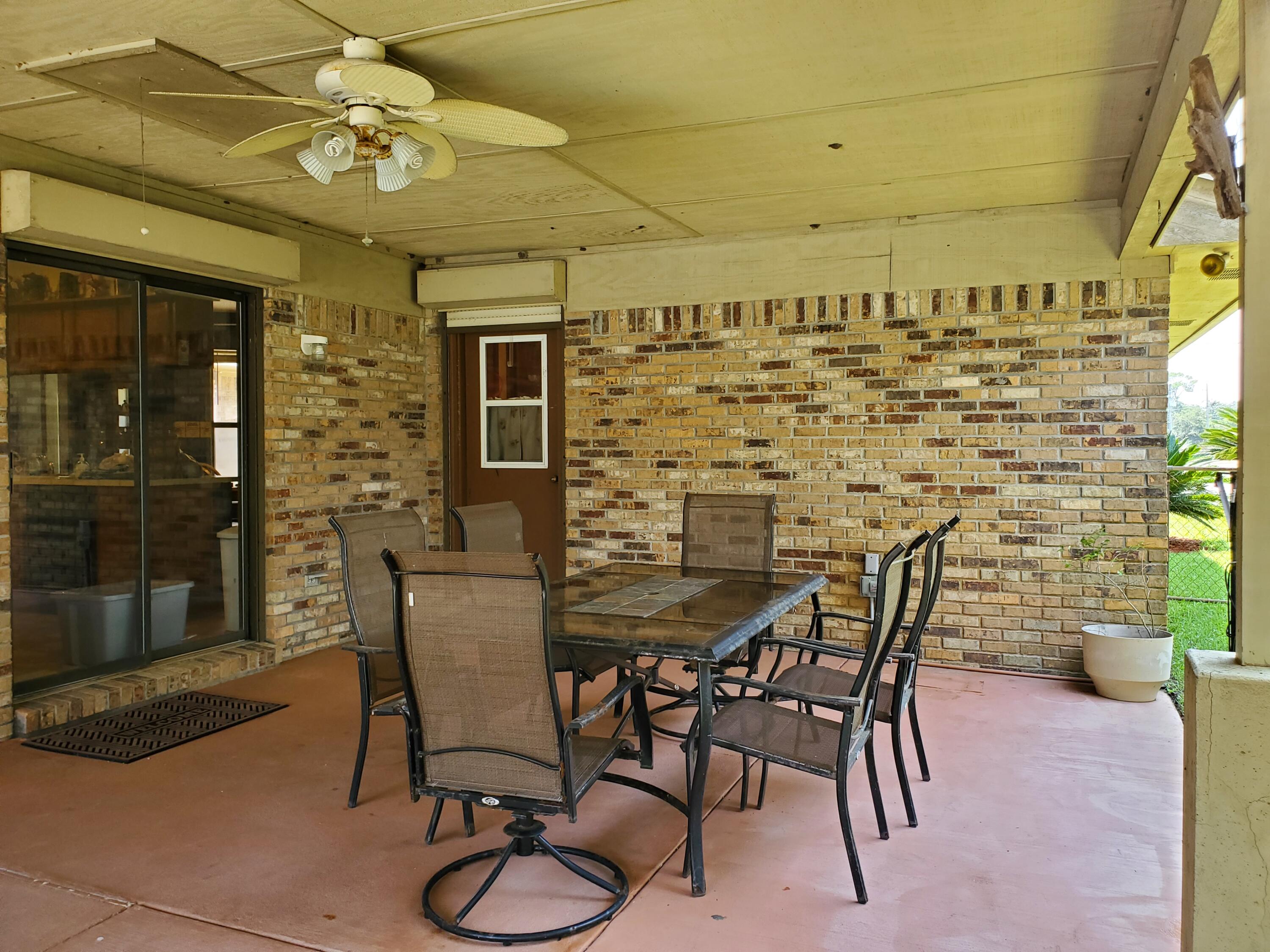 MARY ESTHER MANOR 1ST ADDN - Residential