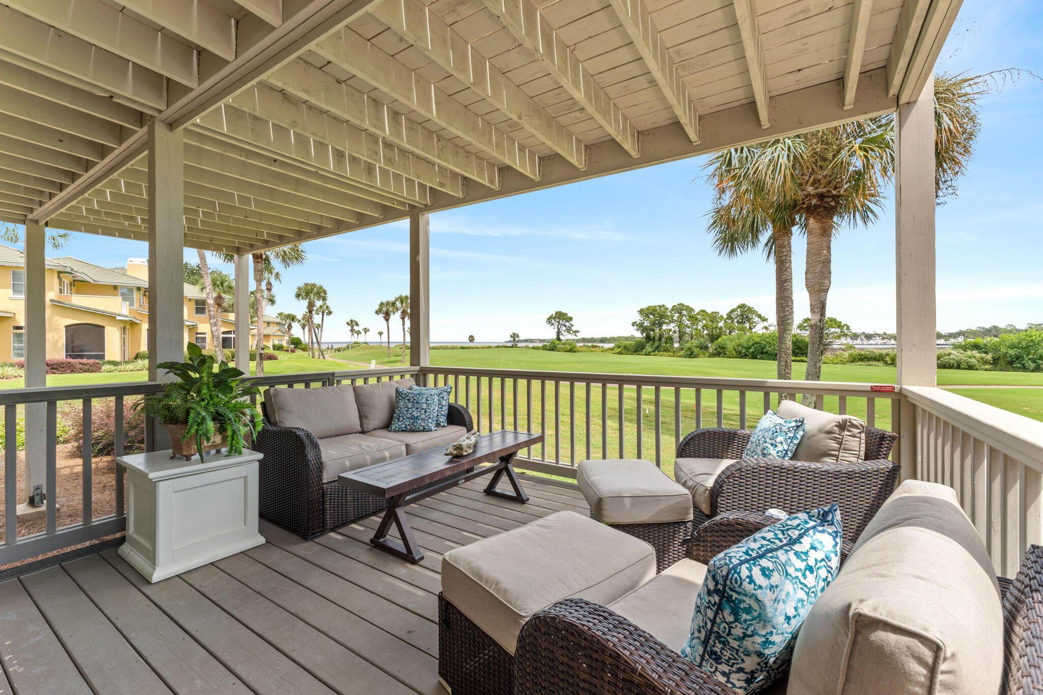 HARBOUR POINT CONDO - Residential