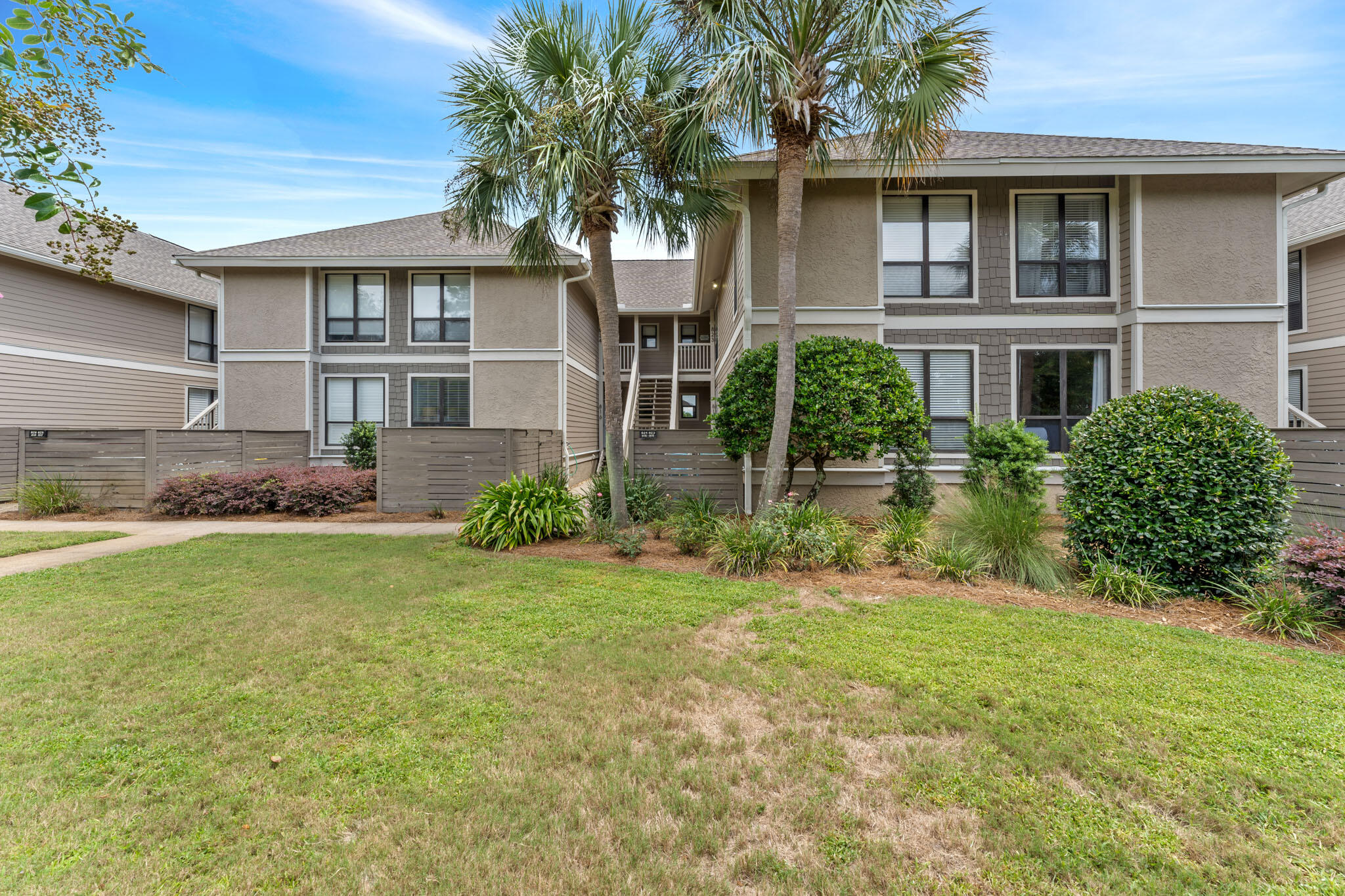 HARBOUR POINT CONDO - Residential
