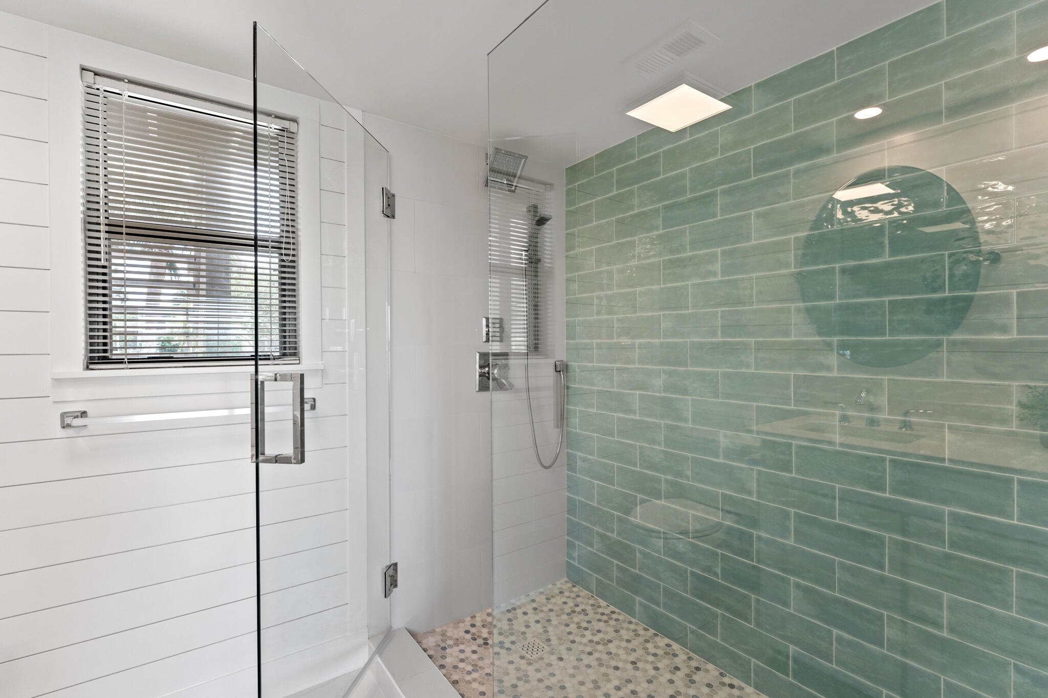 HARBOUR POINT CONDO - Residential