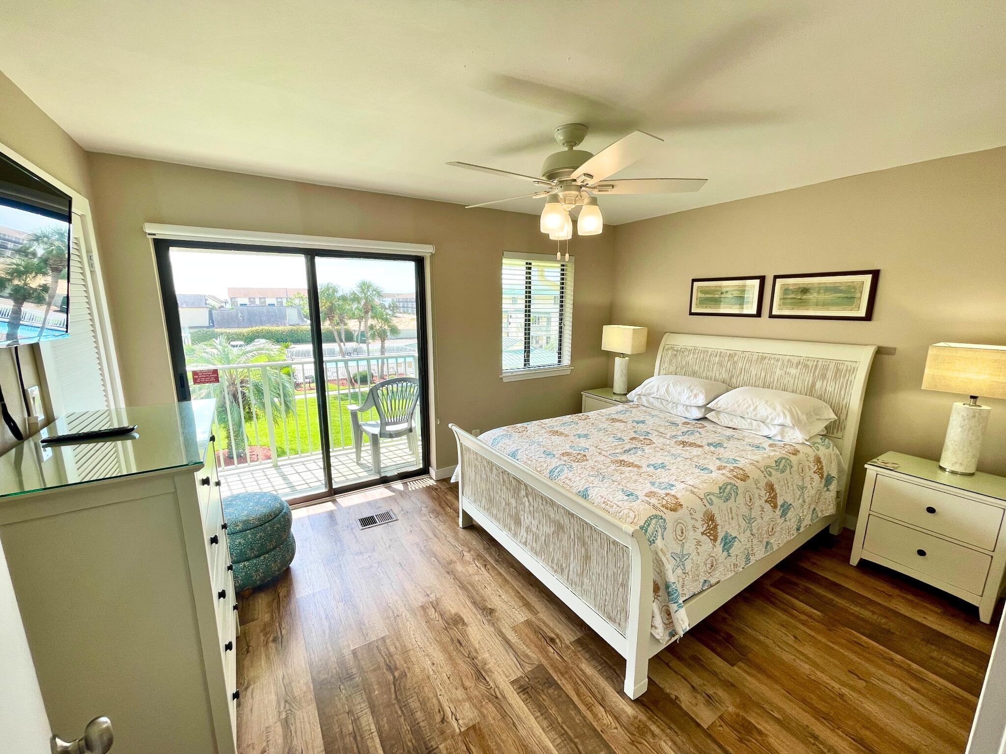 SANDPRINTS CONDO - Residential