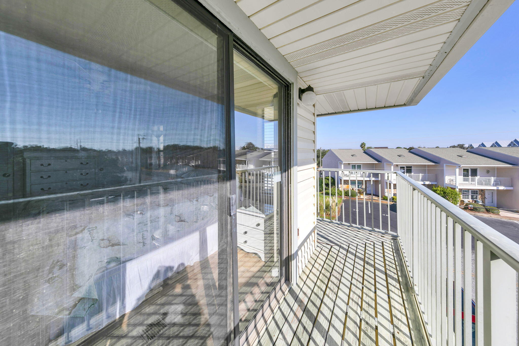 SANDPRINTS CONDO - Residential