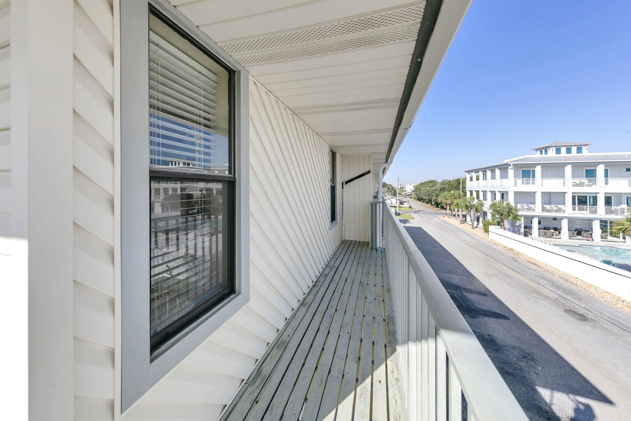 SANDPRINTS CONDO - Residential