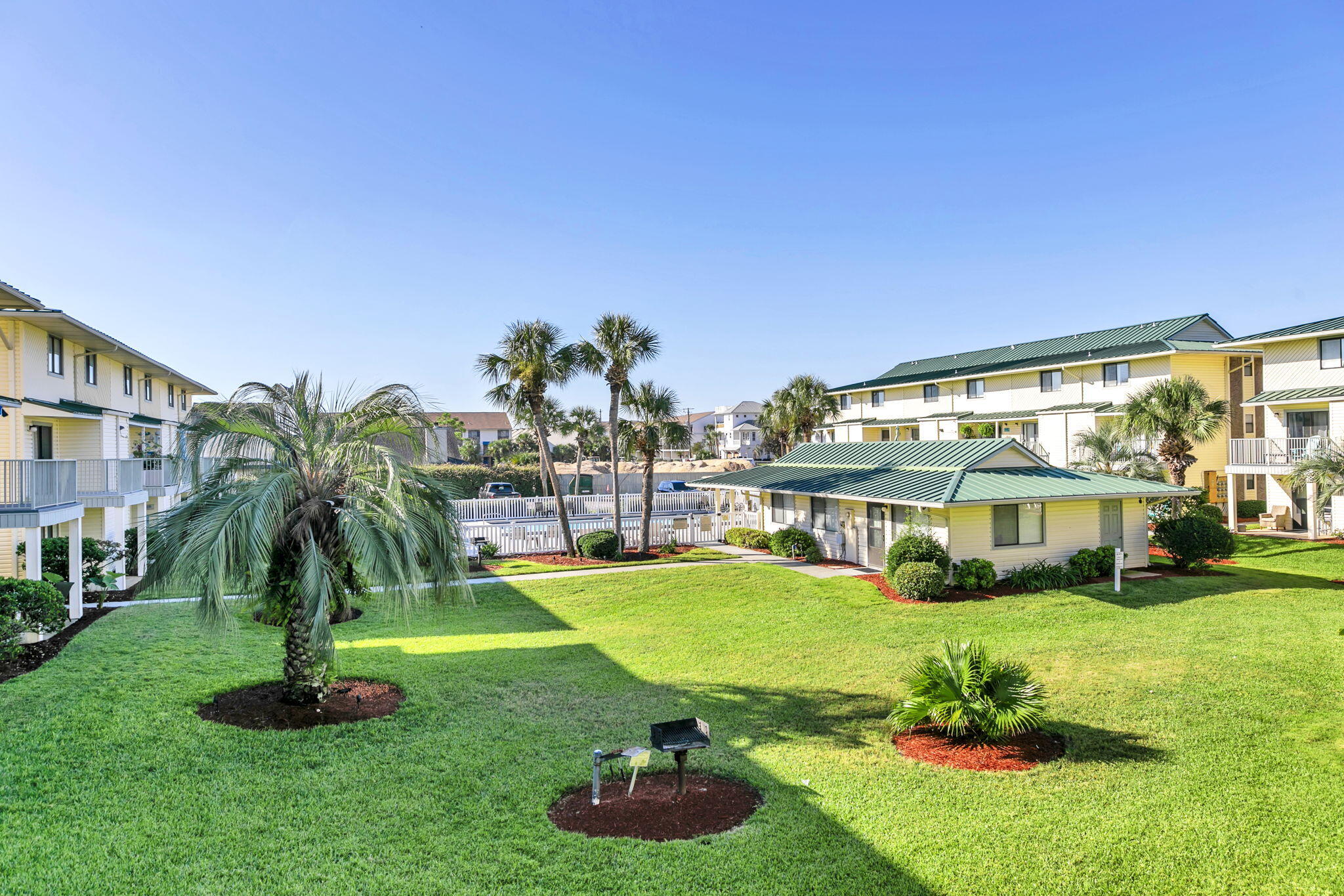 SANDPRINTS CONDO - Residential